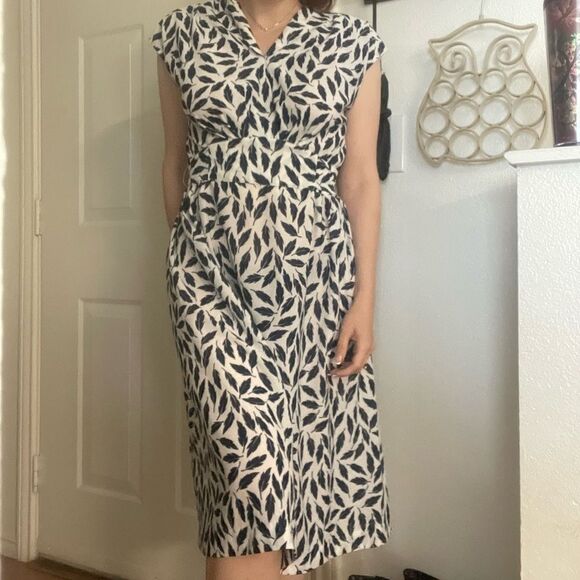 Vintage 70s House Dress Leaf Mod Pattern Size Small - Picture 1 of 5